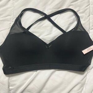 32DDD incredible by Victoria’s Secret sports bra